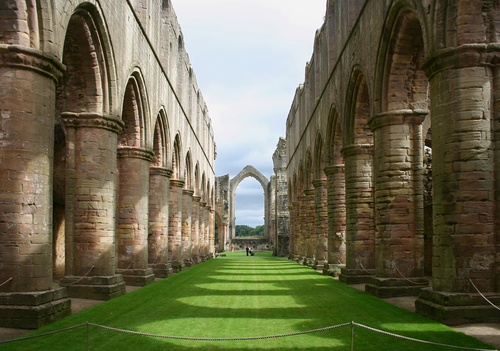 Аббатство Фаунтинс (Fountains Abbey) 