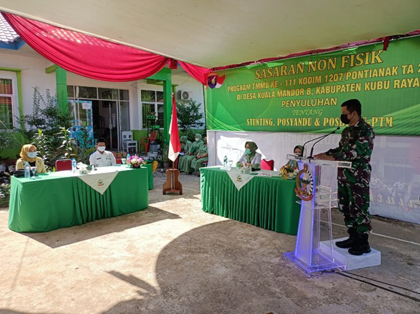 Kodim 1207/Pontianak Gelar Kegiatan Non Fisik TMMD Ke-111 Melaui Penyuluhan Stunting Posyandu dan Posbindu PTM