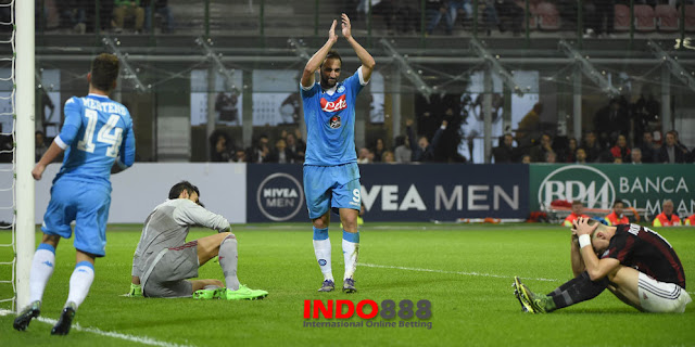 Napoli Merayakan kemenangan usai Melalap AC milan 0-4 - Indo888News