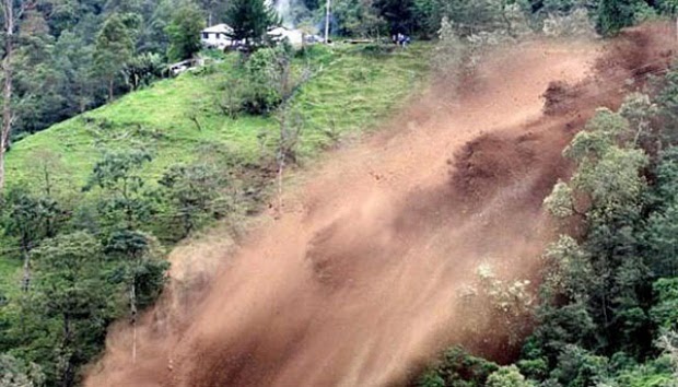 Vidio Detik-Detik Terjadinya Bencana Tanah Longsor Banjarnegara