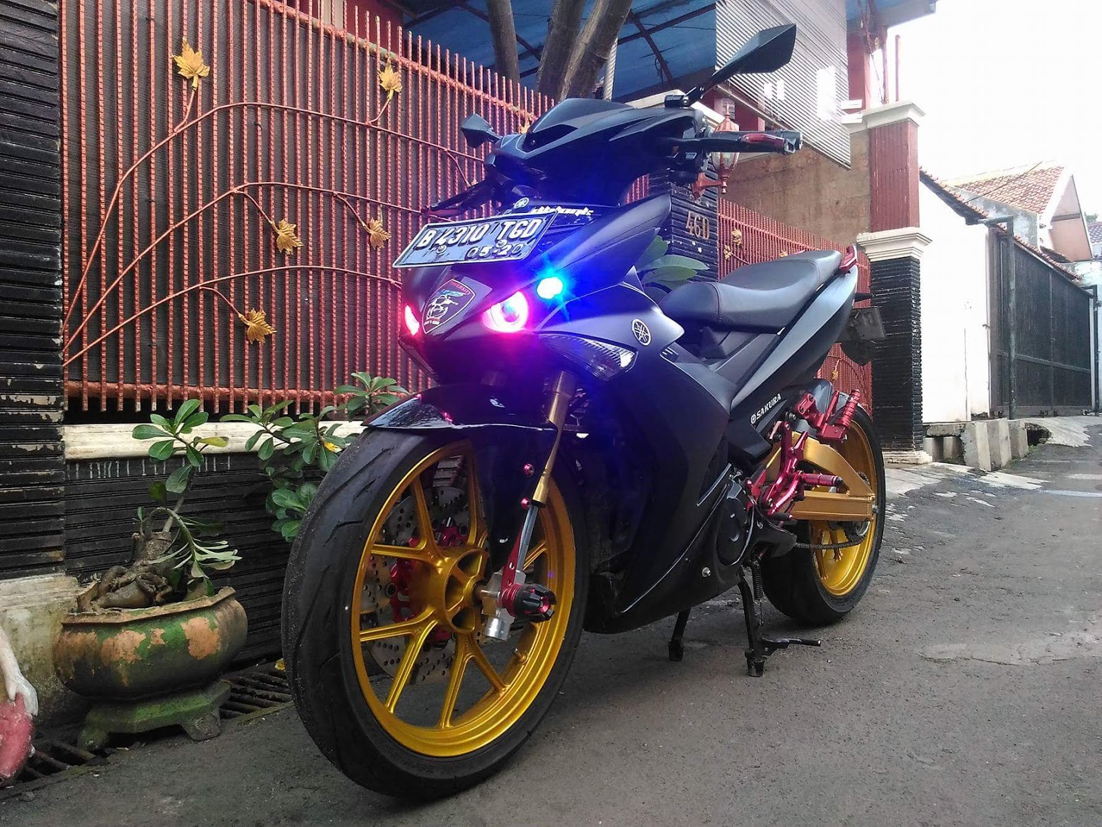 Modifikasi Mx King Custom Headlamp Ala Matic Otofery