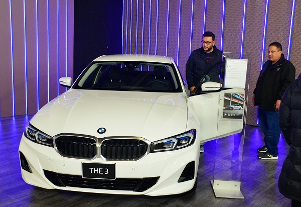 SACI y BMW presentaron cinco vehículos de lujo en la feria “5 días sobre ruedas”