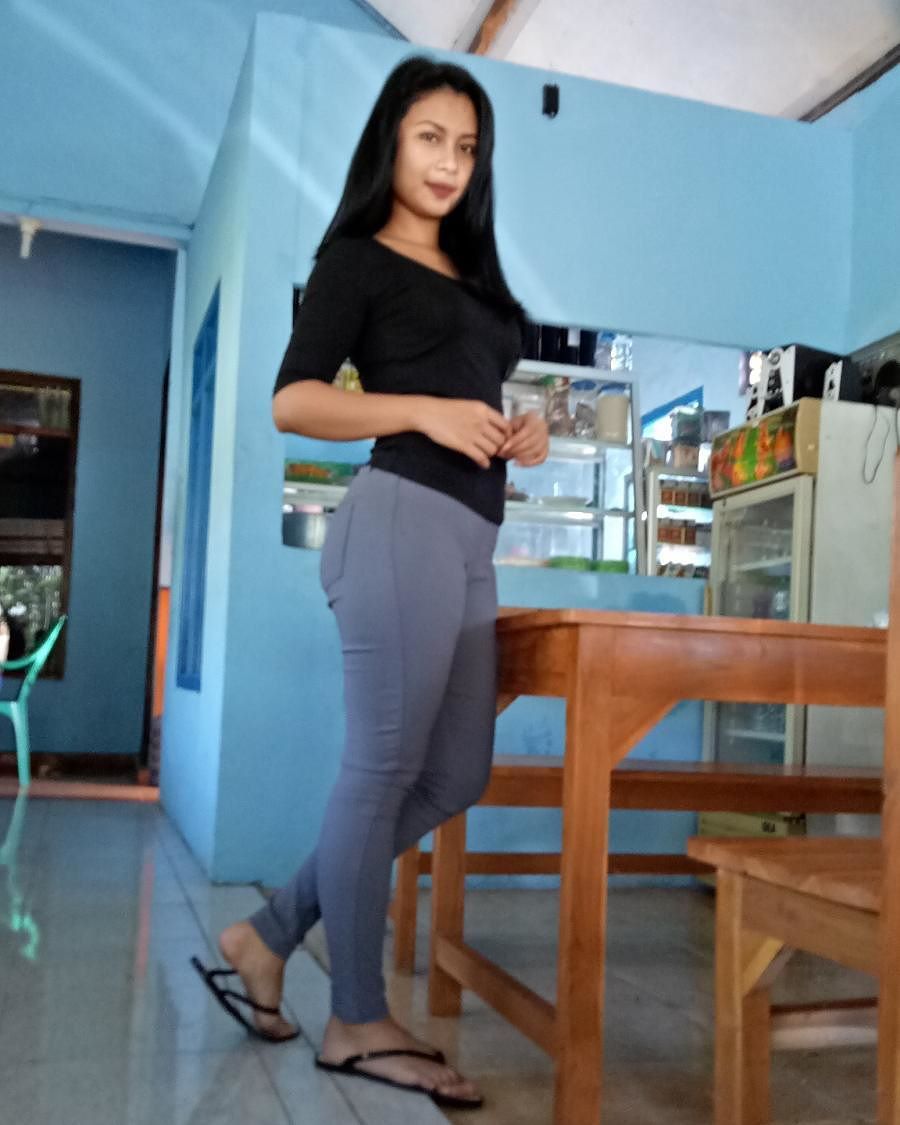 Foto Foto Seksi Andita Pelayan Warung Kopi Cantik Yang Dulu Pernah