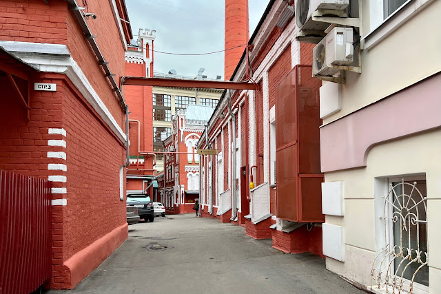 Звонарский переулок, дворы, Сандуновские бани Звонарский переулок, дворы, Сандуновские бани