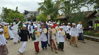 Bersilahturahmi ke Ponpes Al Bahjah Buya Yahya Cirebon 