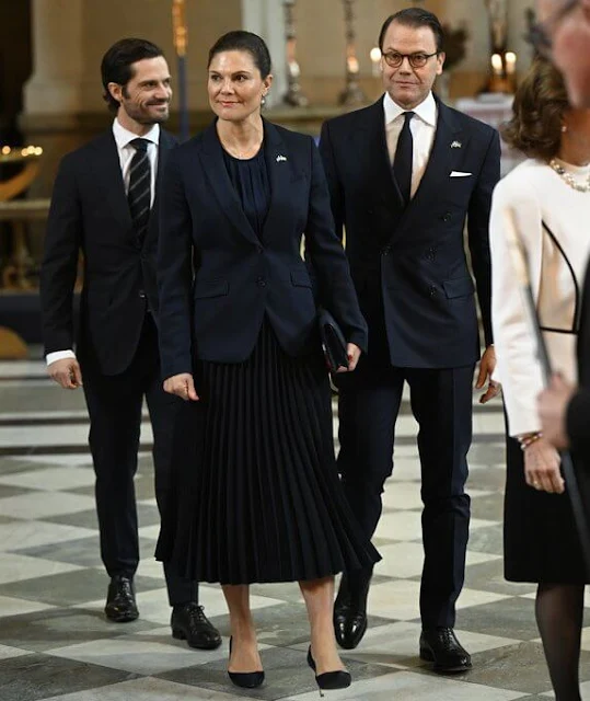 Princess Sofia wore a corduroy festival dress by The Vampire's Wife. Crown Princess Victoria wore a ruma blazer by Tiger of Sweden