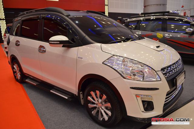 ASIAN AUTO DIGEST: The 2016 Suzuki Ertiga Launched 