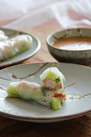 Spring rolls met knapperige kip & komkommer - www.desmaakvancecile.com