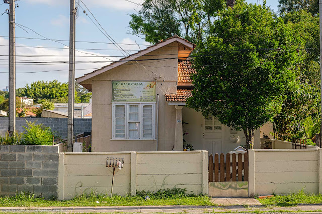 Casinha muito simática na Rua Albano Reis