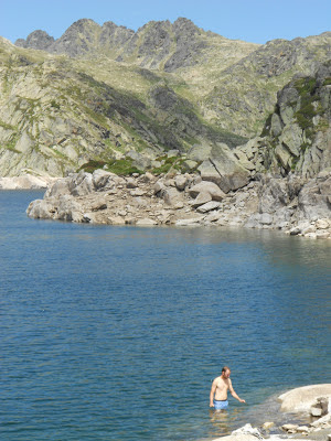 Estany de Juclar Andorra hike trail