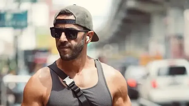 مو إسماعيل، السينما الهندية، بوليوود، سينما الجنوب، فيلم Daveed، الملاكمة، السينما المصرية، العالمية، كيميت، صناعة الأفلام، نجاح الفنانين المصريين، أفلام الأكشن، صناعة السينما، الإنتاج السينمائي، الأفلام التاريخية، التعاون الفني.