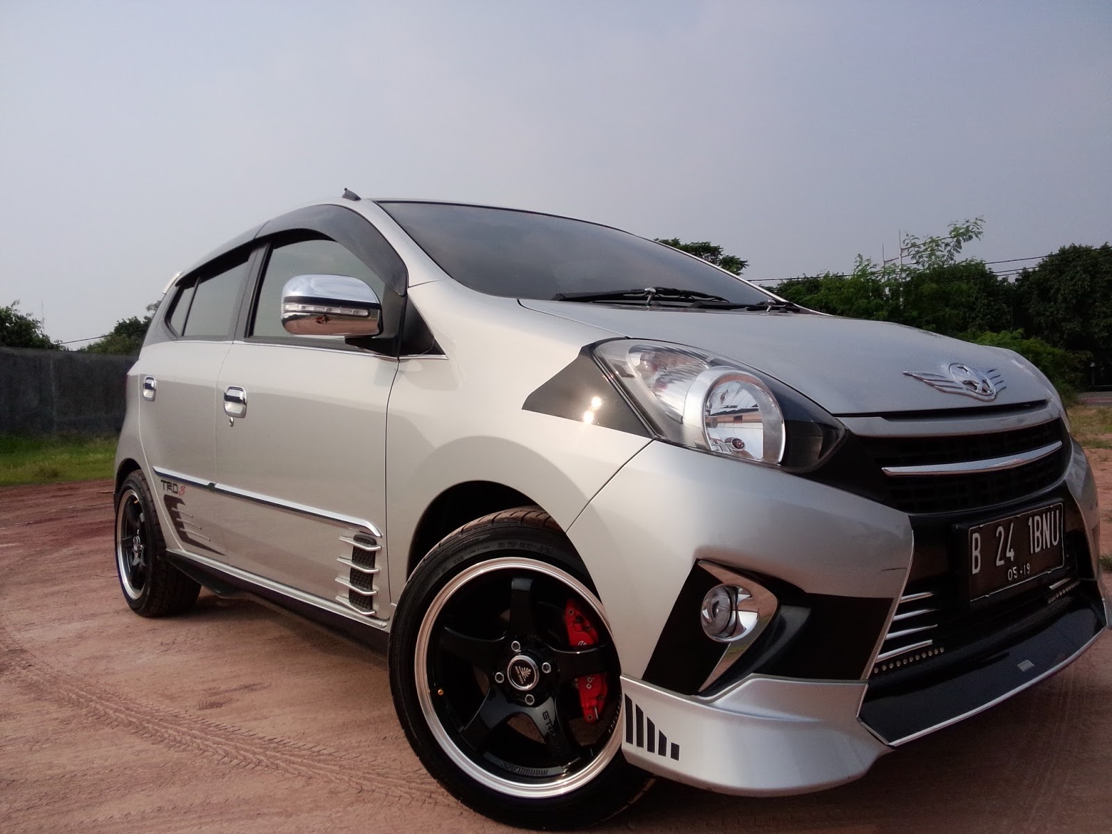 Gambar Modifikasi Toyota Agya Warna Silver Terlengkap Modifikasi