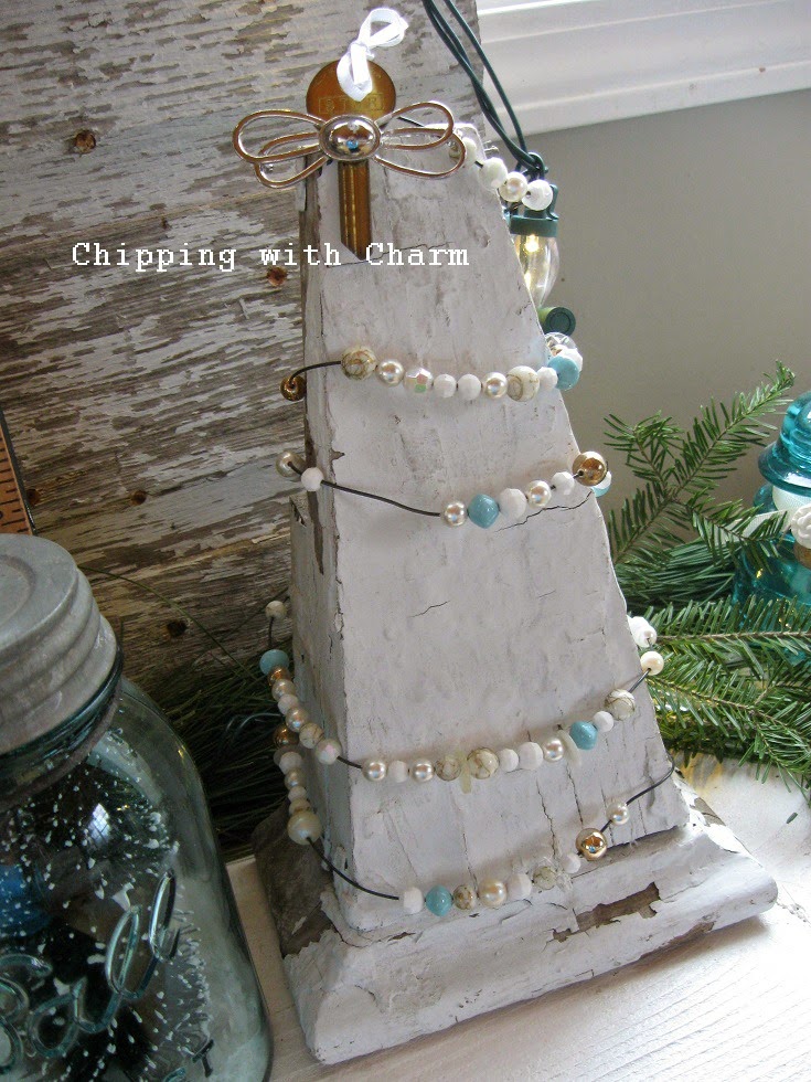 Chipping with Charm: Junkers United Corbel Christmas Tree...http://www.chippingwithcharm.blogspot.com/