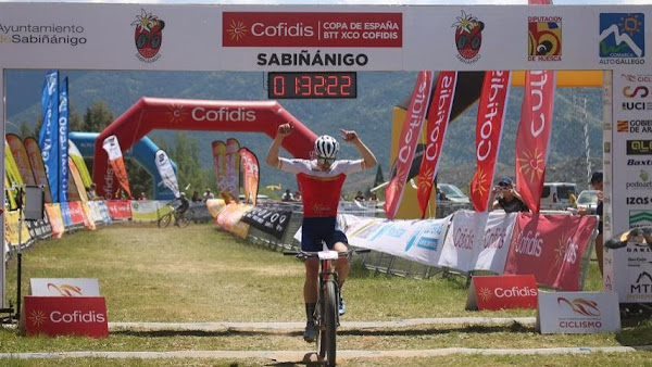 Axel Roudil-Cortinat y Janika Loiv se llevan la victoria en Sabiñánigo