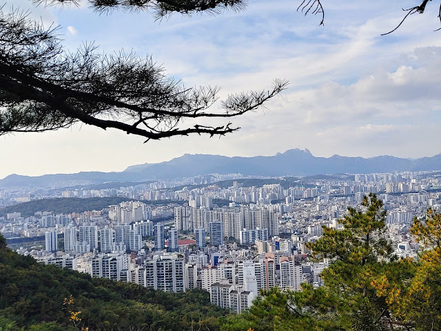 용마산에서 조망한 서울전경