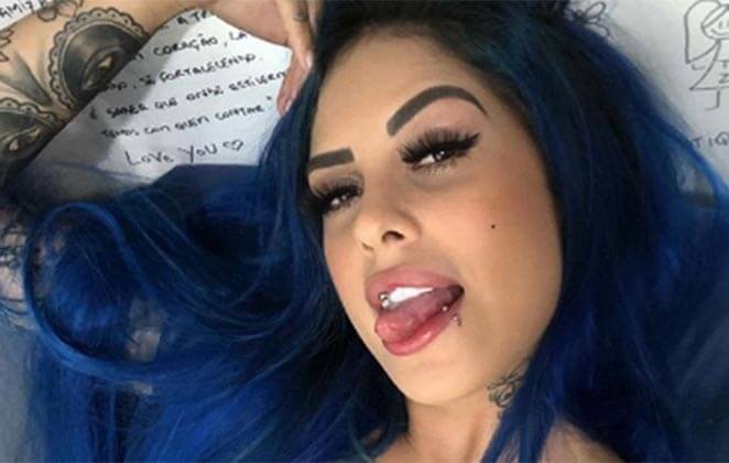 Tati Zaqui aparece irreconhecível em foto antiga: “Quando não tinha cabelo azul”