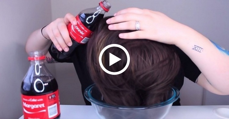 Video Gadis Ini Cuci  Rambut  Guna Coca Cola Dan Hasilnya 