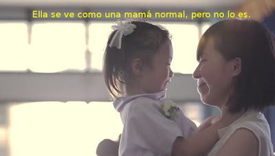 ella-se-ve-como-una-mama-normal-pero-no-lo-es