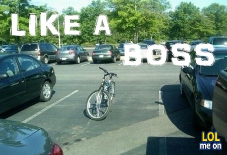 funny like a boss picture shows someone how parked his bicycle like boss from "LOL me on"