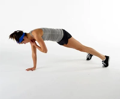 Alternating shoulder tap plank