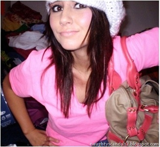 naughtyscandals_stolenphone (7)