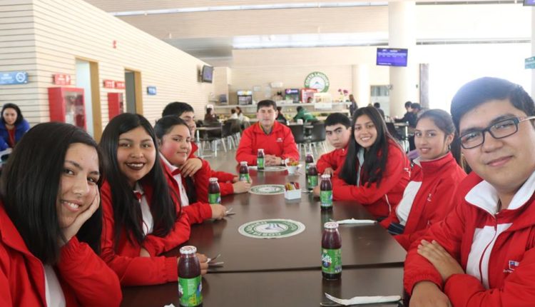 Delegación de 8 Alumnos de Traiguen viajo a Estados Unidos para iniciar una pasantía de 21 días gracias a un proyecto financiado por Fondo de Apoyo a la Educación Pública.