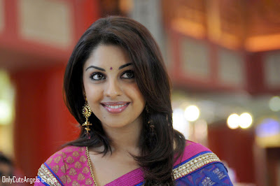 Richa_Gangapodhay_Closeup_Shots