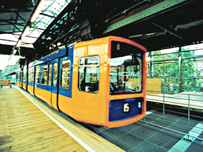 El tren monorraíl Wuppertaler Schwebebahn