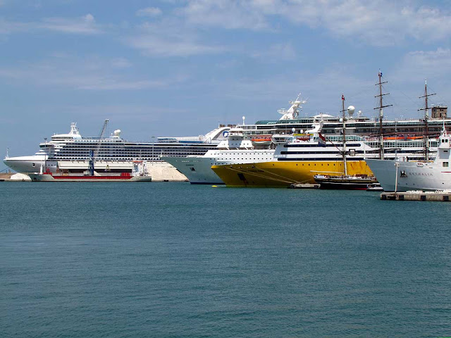 Six bows of different types of ships, port of Livorno