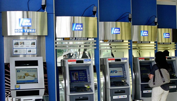 4ngkornews - BCA Bakal Kenakan Biaya Cek Saldo dan Tarik Uang Lewat ATM