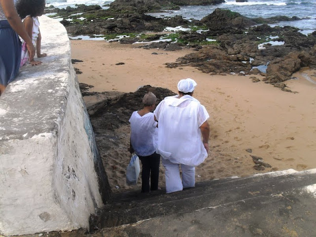 Praia de Santana pede socorro - Tá bonito isso?