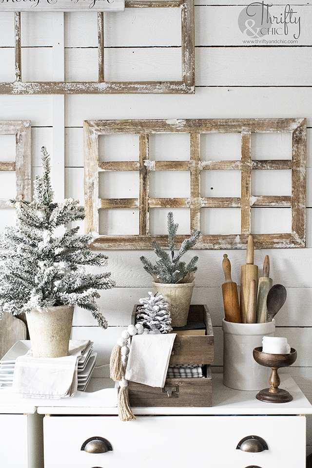 cozy christmas  dining room decor and  decorating ideas. Wood and white christmas decor. Farmhouse dining room Christmas. Christmas dining room buffet decor