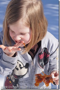 Best winter activity for kids - snow candy