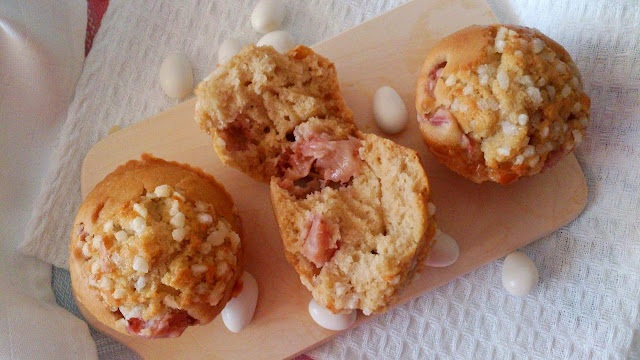 muffins magdalenas cava fresas chocolate blanco desayuno merienda postre azúcar perlado horno rico sencillo 