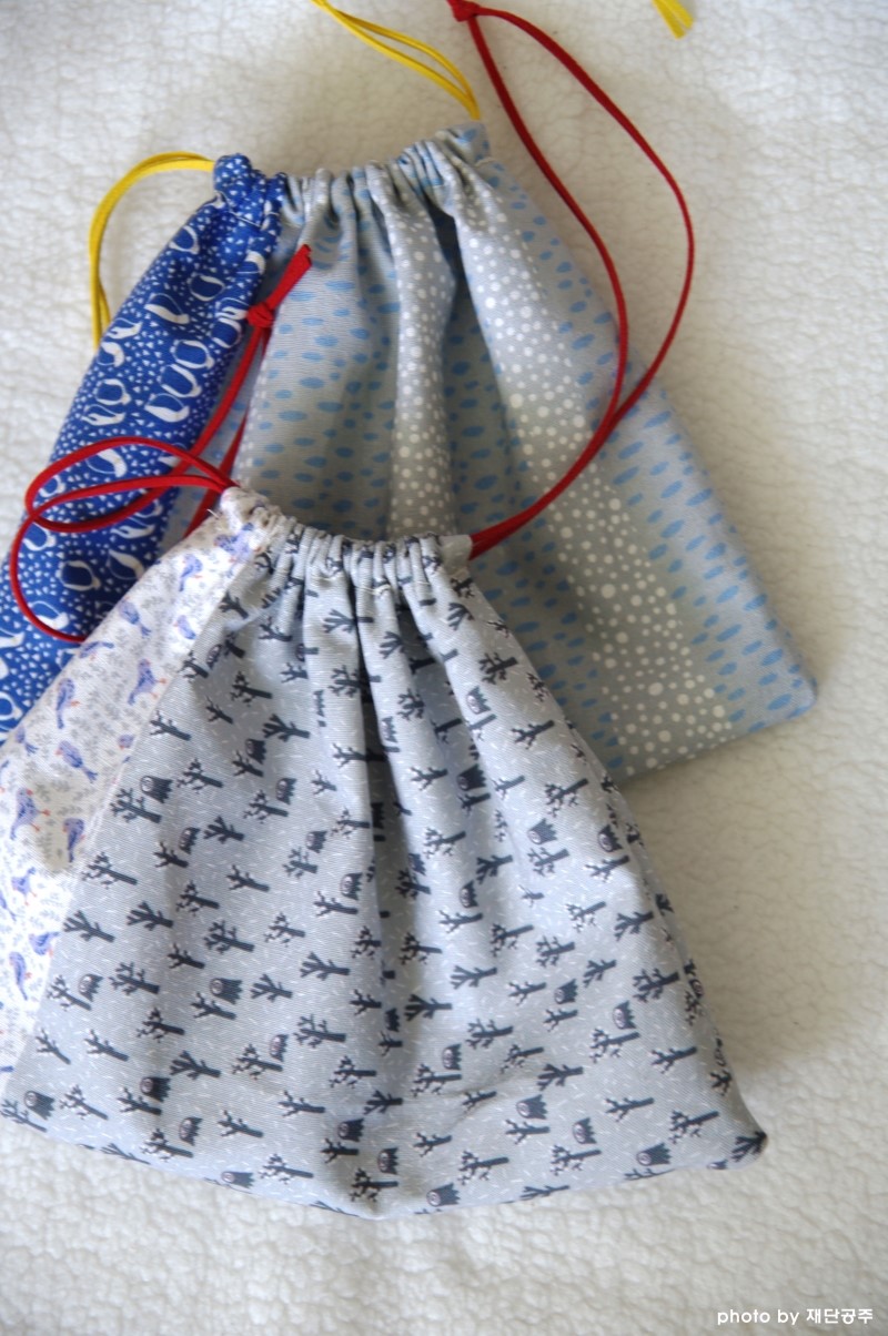 How to sew a simple bag with a drawstring. DIY Gift Idea!