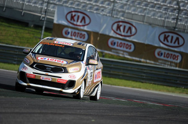 Kia Lotos Race