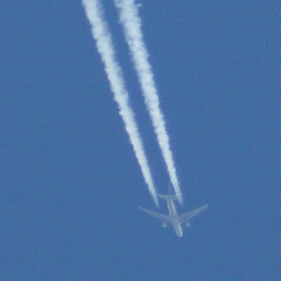 plane contrails