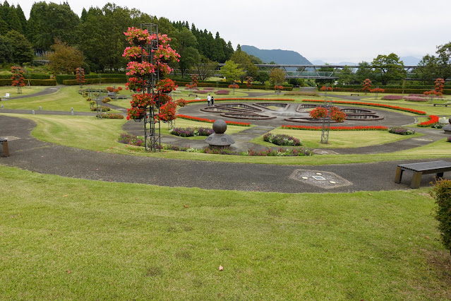 鳥取県西伯郡南部町鶴田　とっとり花回廊　霧の庭園