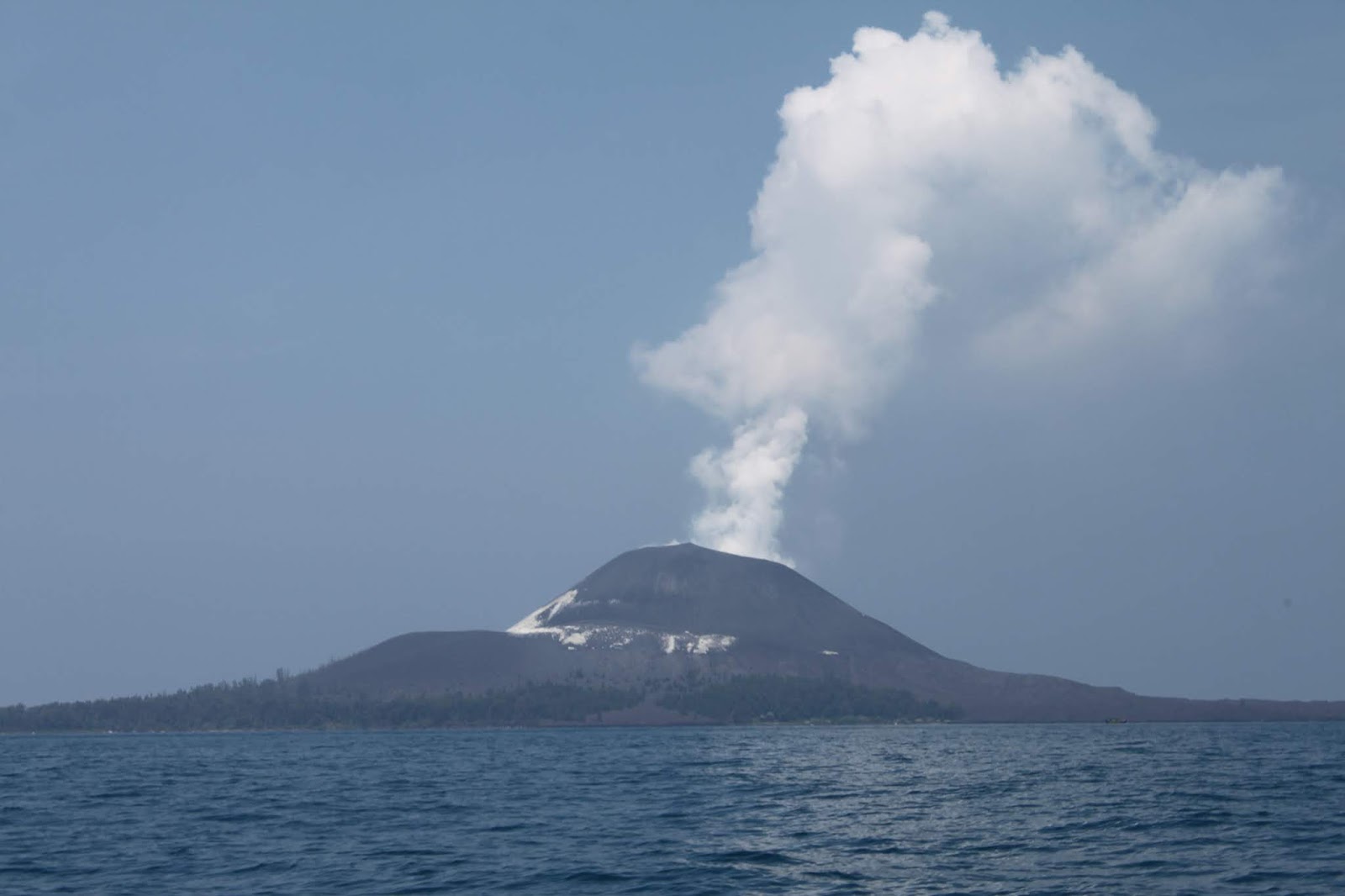 Mangkuk Orat Oret Ira Kenangan Di Cagar Alam Gunung Krakatau