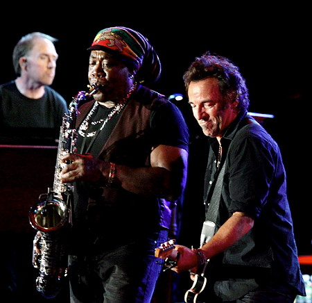 bruce springsteen clarence clemons kiss. Clarence quot;Big Manquot; Clemons