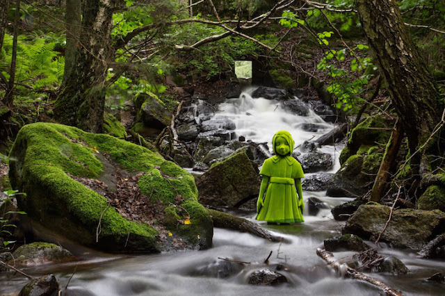 "Moss People" esculturas em cerâmica trazem contos de fadas nórdicos para a vida