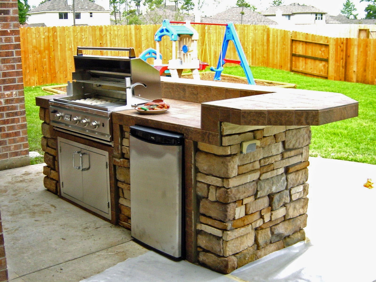 20 Best Pictures Backyard Kitchen Pictures / 12 Gorgeous Outdoor Kitchens | HGTV's Decorating & Design ...