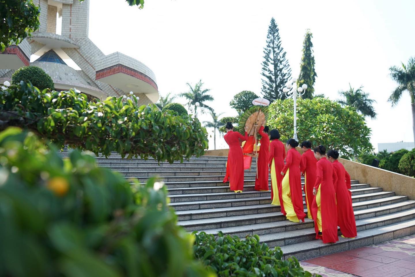 Áo dài cờ đỏ sao vàng đẹp - ý nghĩa