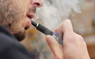 US bans e-cigarettes on aircraft