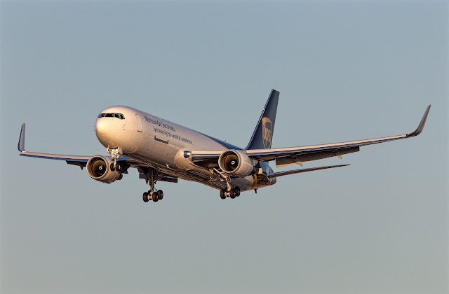 Boeing 767-300F UPS Approaching Landing Sunset