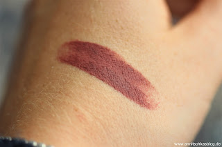 Review: L.O.V Lippis - matte & metallic Nr. 950 Swatch - www.annitschkasblog.de