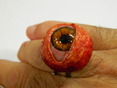 Realistic Life Size Human Or Zombie Eyeball Ring with Eye Lids For Halloween, CosPlay