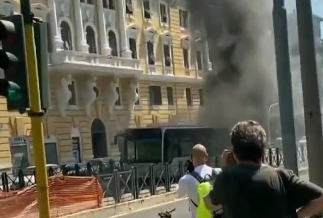 Ancora bus a fuoco a Roma!