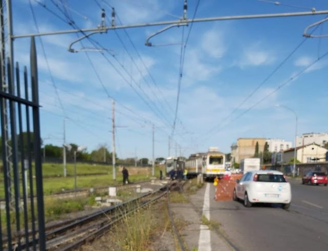 Termini-Centocelle: un treno svia all’uscita dal deposito. Servizio interrotto