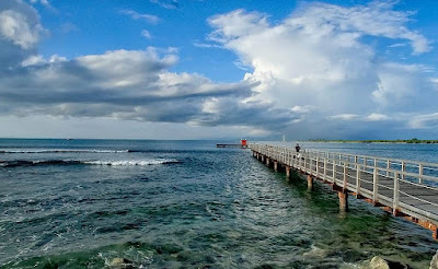 Pantai yang eksotik ini memberikan kenyamanan yang mirip dengan suasana pantai di Bali.